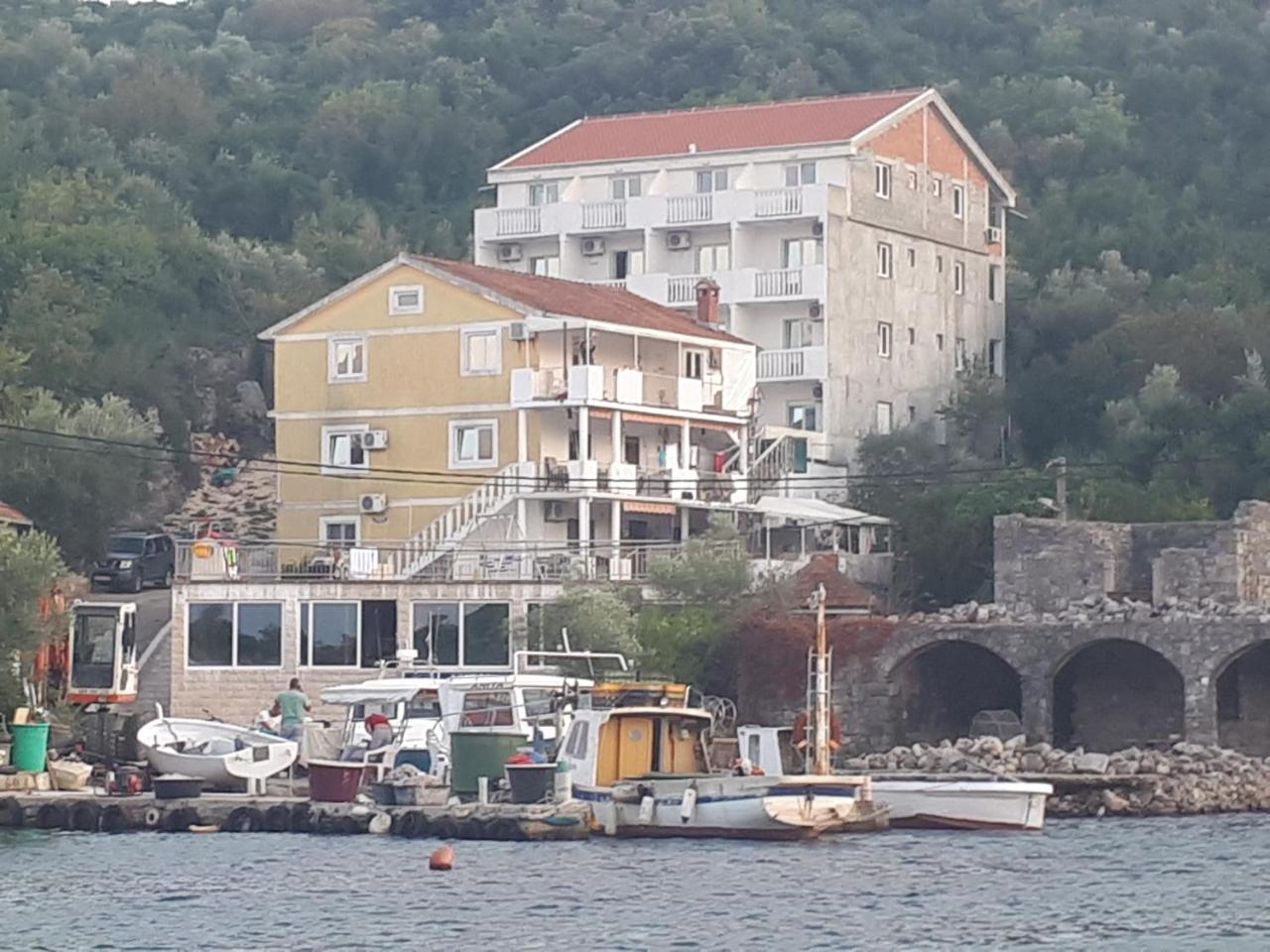 Apartments Porto Bjelila 티바트 외부 사진