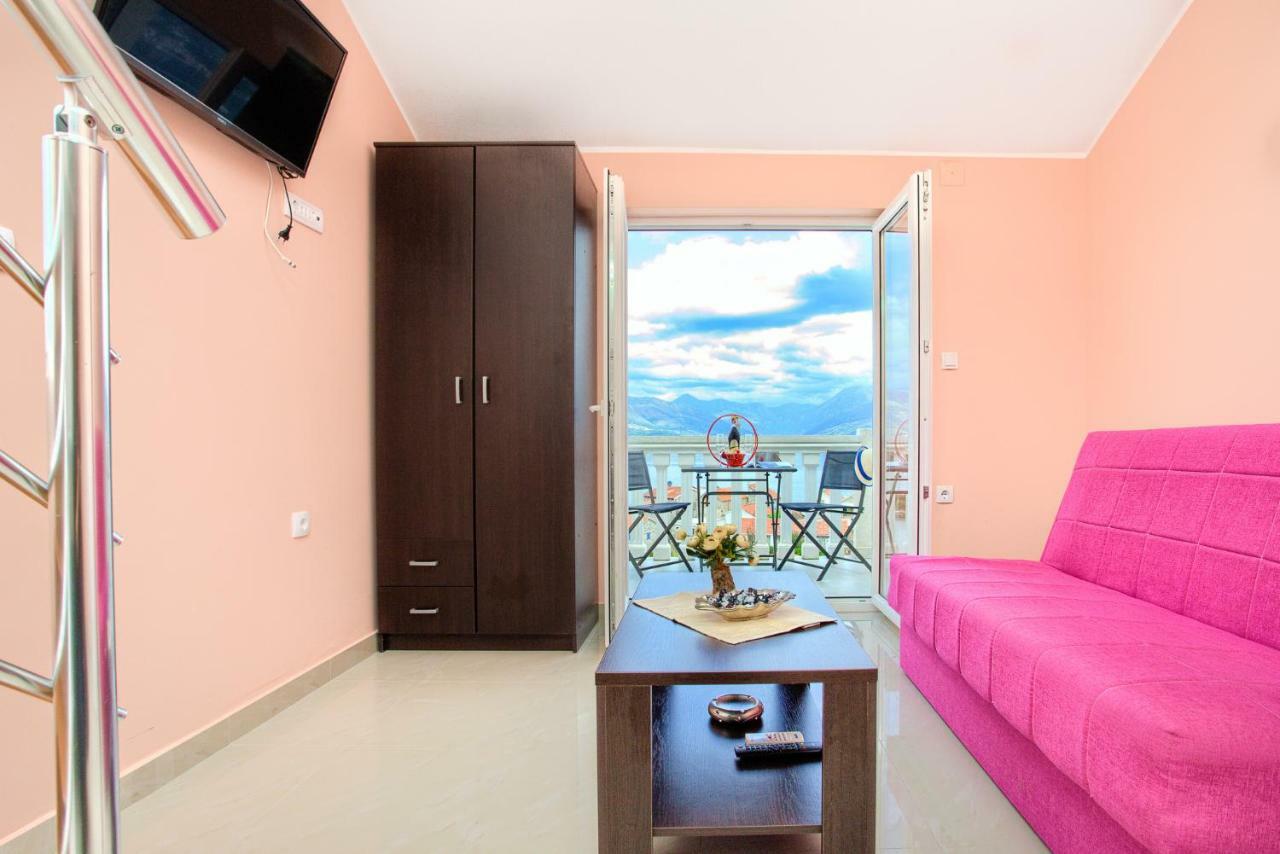 Apartments Porto Bjelila 티바트 외부 사진