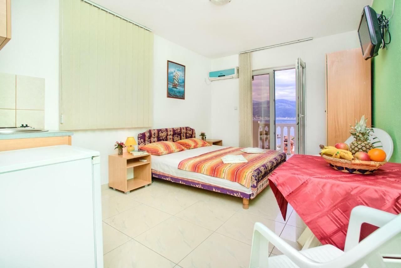 Apartments Porto Bjelila 티바트 외부 사진