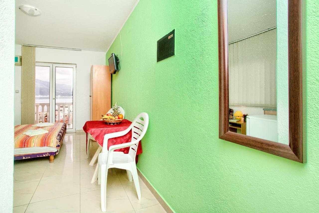 Apartments Porto Bjelila 티바트 외부 사진